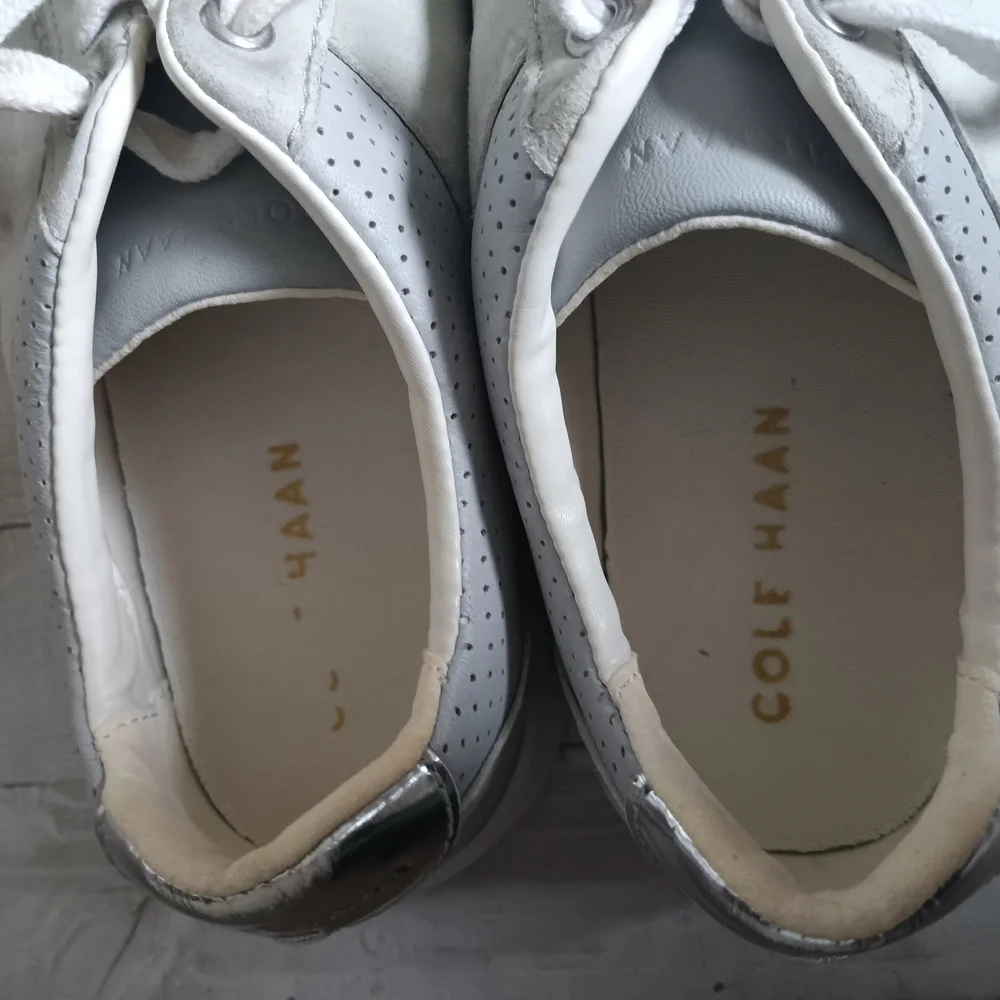 Cole Haan Sz 6.5 Minimalist Casual Gray and White Sneakers